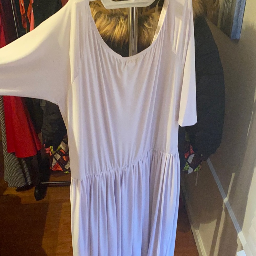 White dress with pockets worn once size 3x long